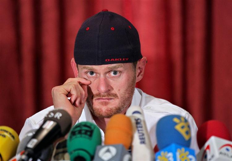 Den dopingdømte Floyd Landis kan blive ny mand hos Lance Armstrong. 
