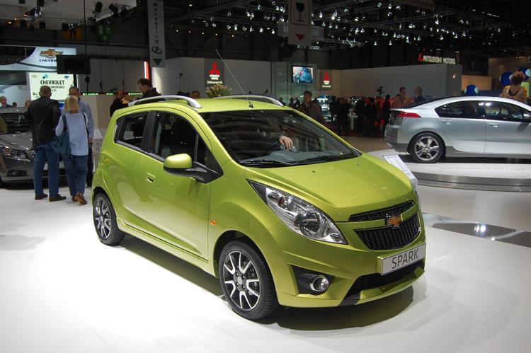succes. Chevrolet Spark er blevet et hit fra starten i Danmark. De fleste kunder valgte den 'dyre' version til 107.000 kroner. 