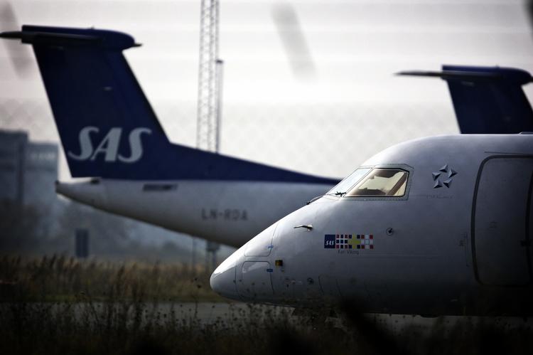 Et SAS-fly måtte vende om på vej mod Malaga. Senere viste det sig, at en lille bi var kommet på tværs af den tonstunge maskine. Arkivfoto. 