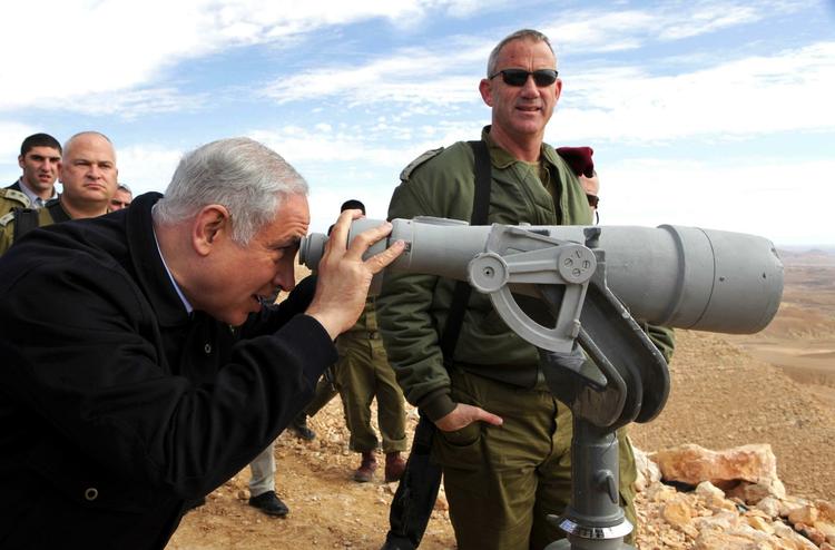 Spottet. Israels premierminister Benyamin Netanyahu havde en hemmelig bosættelsesplan i kikkerten - nyheden blev dog røbet før planlagt. 