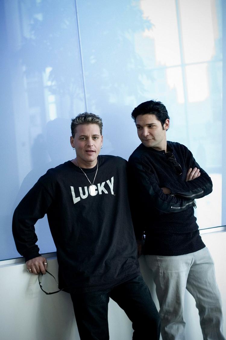 Corey'erne. Haim (t.v.) og Feldman var ungdomsidoler i 1980'erne, men siden gik det ned ad bakke for dem begge. I går døde Haim. Arkivfoto. 