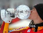 glaskuglevinder. Canadas Erik Guay vandt både dagens Super G og den samlede World Cup i disciplinen. 