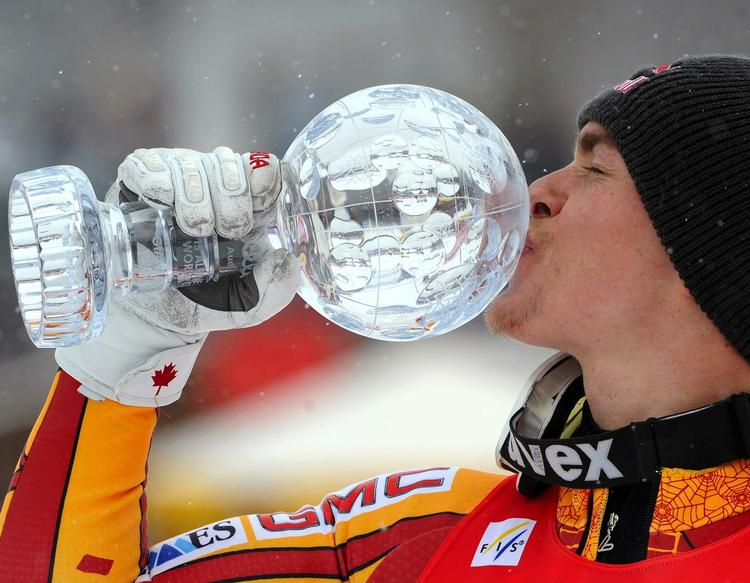 glaskuglevinder. Canadas Erik Guay vandt både dagens Super G og den samlede World Cup i disciplinen. 