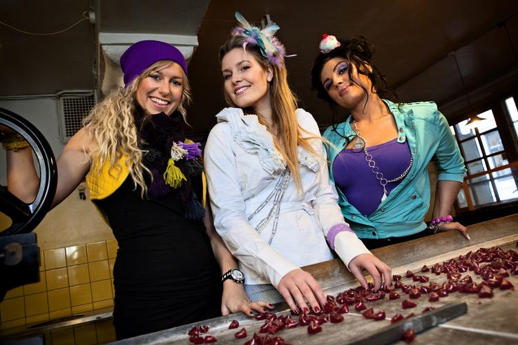 Sukkersyge. Tina Inez Gavilanes Granda (helt til højre) vil nu satse på en solokarriere. Imens fører Kat Stephie Holst og Malene Qvist sukkerstokken videre. Arkivfoto. 