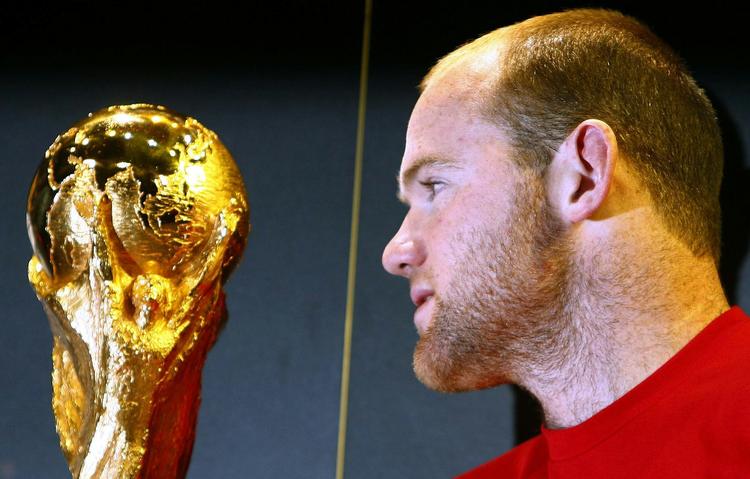 Drømmen. Wayne Rooney har en reel mulighed for at kunne kalde sig verdensmester om bare fire måneder. 