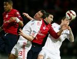 Skuffelse. Daniel Agger (til højre) og Liverpool-holdet tabte for anden gang på bare fire dage med 1-0. 