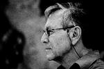 Nye briller. Amos Oz' 'En fortælling om kærlighed og mørke' handler om jødiske flygtninge fra Europa, der forsøger at skabe sig en tilværelse i Israel. Nu er den oversat til arabisk. Arkivfoto: Camilla Stephan