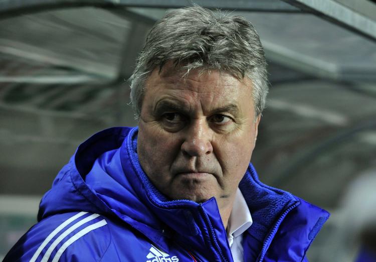 troldmand. Hollandske Guus Hiddink er kendt for at kunne få det bedste ud af sine spillere. Nu får han muligheden for at træne Elfenbenskysten ved VM, hvis Rusland giver ham løbepas et par uger før kontraktudløb. Arkivfoto. 