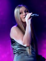 FARVEL. Færingen Anna røg ud af aftenens X Factor show og kommer derfor ikke med i semifinalerne. 