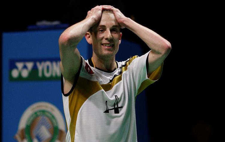 Utroligt. Det var så tæt, som det overhovedet kunne blive, og Peter Gade skulle vist lige bruge et par sekunder på at fatte, at han havde vundet. 