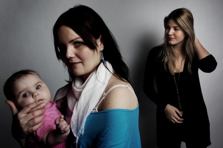 Reality-træf. Hvad tænker Christina fra 'De unge mødre' (til venstre) og Line fra 'Veninder på 1. klasse' om hinanden? 