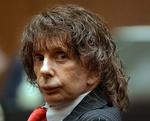 Langdrag. Sagen mod Phil Spector har foreløbig været ført ad to omgange, idet juryen i den første retssag ikke kunne blive enig. 