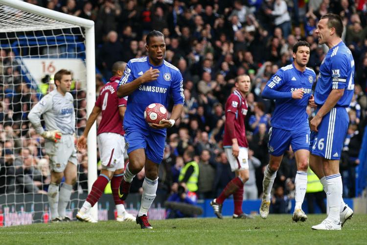 målscorer. Med to mål spillede Didier Drogba en afgørende rolle i Chelseas 4-1-sejr. 