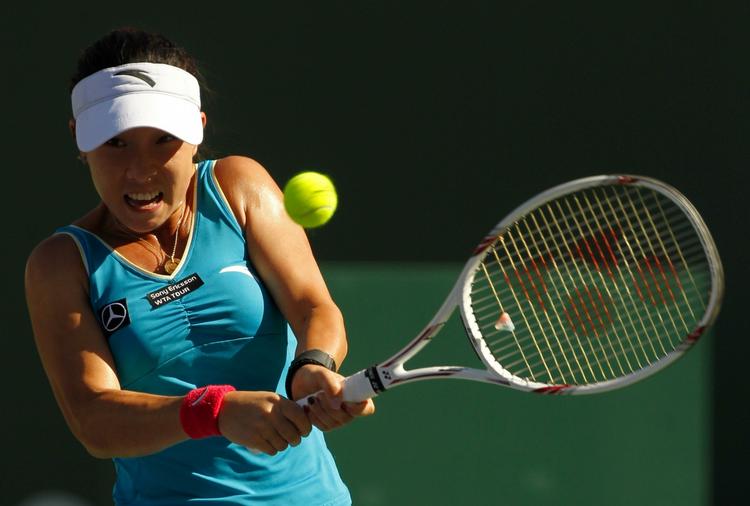 Vidre. Zheng Jie kan møde Caroline Wozniacki i kavrtfinalen i Indian Wells, hvor der  i alt spilles om 4,5 millioner dollar. 