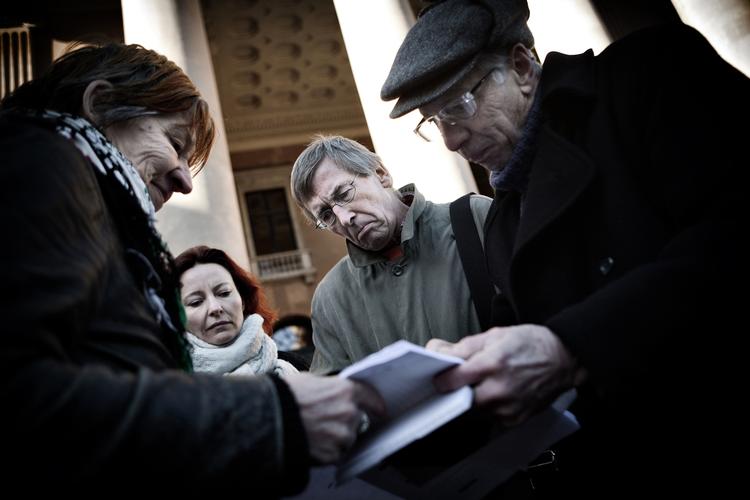 TALSMAND. Patrick MacManus må ikke sende penge til Farc og PFLP. Det fortalte byretten ham i dag. 