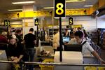 Overskud. Kasseapparaterne gløder hos Dansk Supermarked - her hos Netto. Arkivfoto. 
