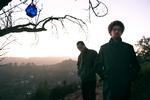På hver sin måde har sangeren James Mercer og produceren Danger Mouse altid dyrket traditionerne. Nu gør de det sammen i psych-poppede Broken Bells. PR-foto: Sony 