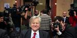 Krisepakke. Præsidenten for Den Europæiske Centralbank, Jean-Claude Trichet, deltog i det uformelle møde mellem eurolandendes finansministre i går aftes. Det vides ikke, hvorfor han lukker øjenene så hårdt i. 