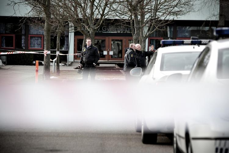 Ordensmagt. Politiet har sat afspærring op ved Herlev Gymnasieum. 
