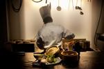Den kinesiske Dimsum er kommet med i årets michelinguide. Og selv om det blot er på adresselisten og ikke med stjerne eller en Bib Gourmand, er indehaver Henrik Yde-Andersen begejstret for signalværdien: det asiatiske køkken vinder frem og har fået status. 