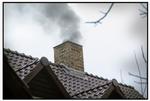 Langt størstedelen af den skadelige forurening kommer fra forholdsvis få ejere af brændeovne, der bare er fløjtende ligeglade med, hvad de fyrer op med, mener formanden for brændeovnsproducenterne, Peter Jessen Hansen. 