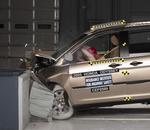 Honda Odyssey fra 2005 i crashtest. De tilbagekaldte Honda-modeller er Odyssey og Element fra 2007-2008. 
