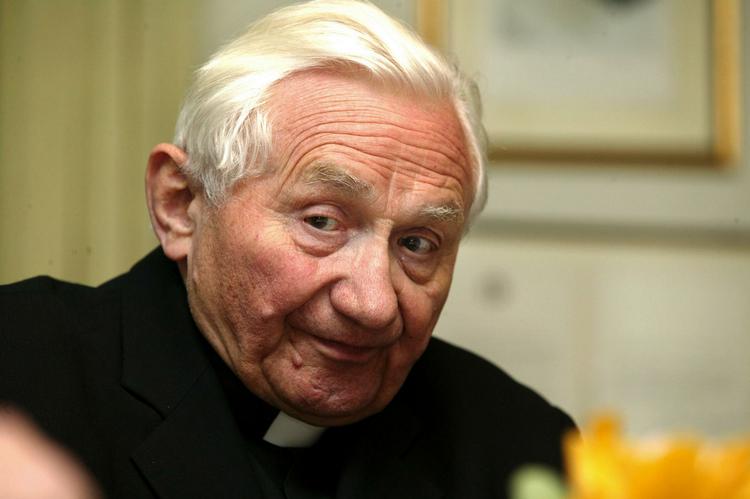 Vidnevillig. Pavens bror, Georg Ratzinger, er blandet ind i de tyske sager om overgreb mod børn. Han har indvilget i at vidne, men han benægter al kendskab til sexmisbrug i kirken. (Arkivfoto) 