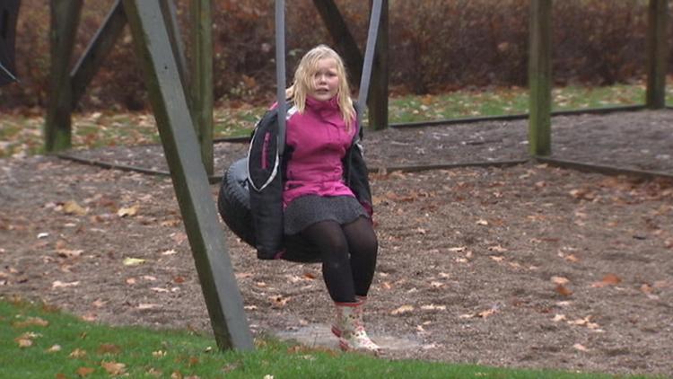 Mettes forældre har kæmpet om deres to børn siden skilsmissen. Først kæmpede de om sønnen. i DR-dokumentaren 'Forældrekrig' kæmper de om Mette. 