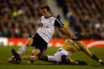 fight. Fulhams Simon Davies (tv) var en af de drivende kræfter for Fulham, der på en imponerende holdindsats sendte mægtige Juventus ud af Europa League. 