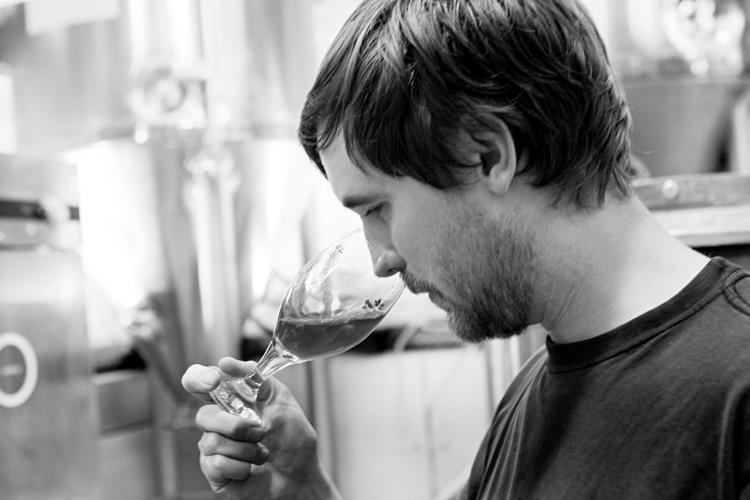 Mikkel Borg Bjergsø forlænger sit bryggeri Mikkeller med en ølbar af samme navn. 