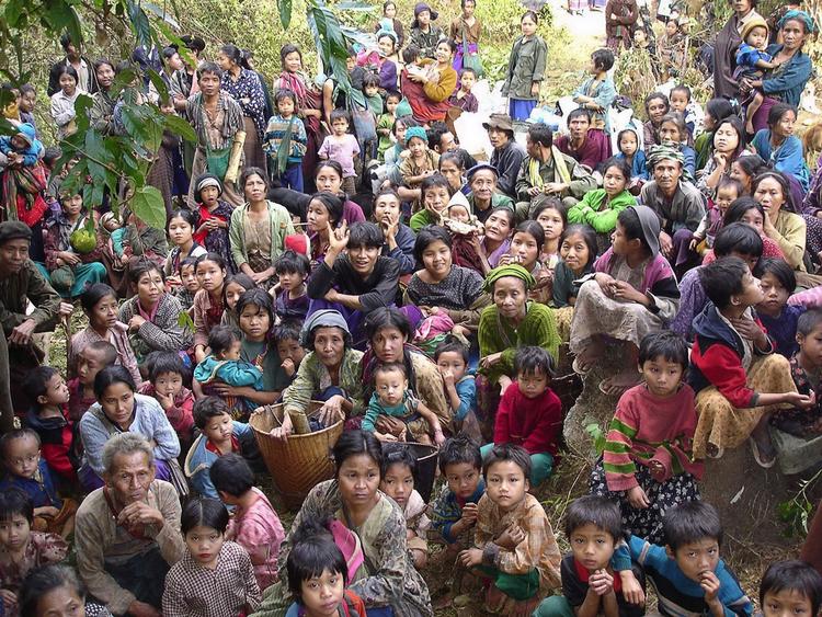 Myanmar. En borgerkrig i Burma vil påvirke Kinas interesser negativt. Derfor støtter Kina status quo og juntaen. 