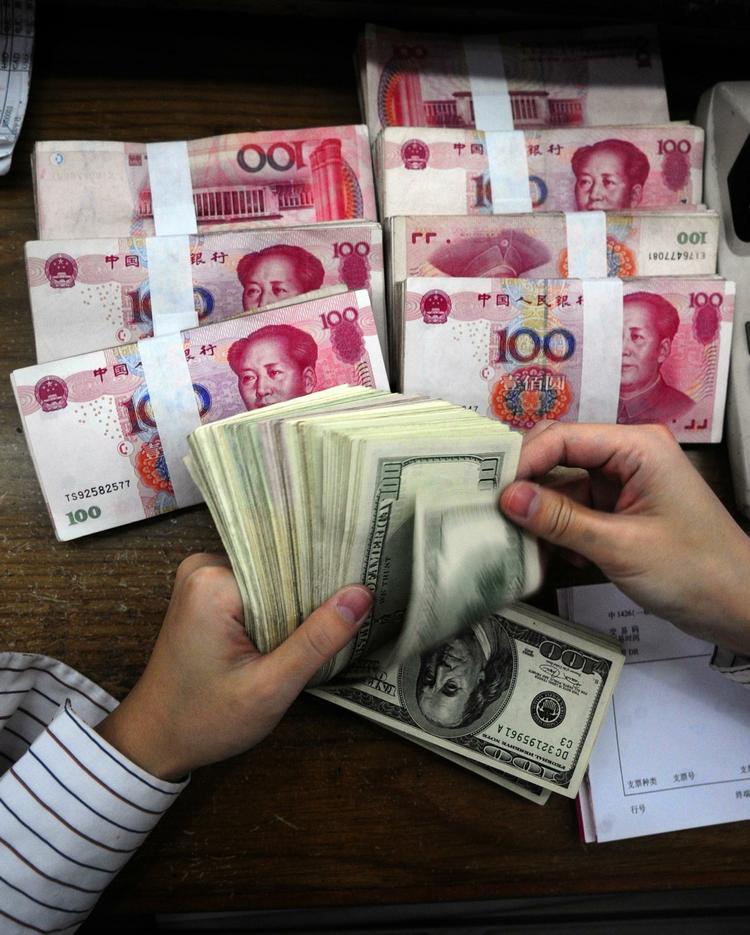 Ubalance. Den kinesiske valuta, renminbien, vurderes at være mellem 25 til 40 pct. undervurderet i forhold til den amerikanske dollar. En revaluering er derfor et af de vigtigste midler til at få udjævnet de globale ubalancer i samhandelen. 