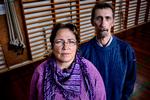 DEBUTANTER. Søskendeparret Søren og Lotte Hammer debuterede torsdag med krimien 'Svinehunde', der allerede inden udgivelsen er solgt til 16 lande.  Foto: Per Folkver 