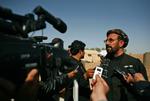 Mikrofonholder. Danske medier har længe givet medløb til Nato og USA i Afghanistan-dækningen. Senest eksemplificeret ved den såkaldte Marjah-offensiv, som slet ikke er endt med den sejr til ISAF, det i første omgang blev udlagt som. 