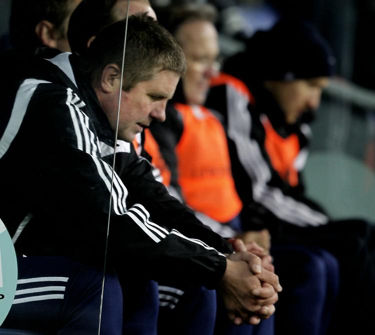 Presset. Da Kent Nielsen overtog Brøndby førte holdet Superligaen, men måtte nøes med bronze i 2009. I denne sæson er det gået yderligere ned ad bakke. 