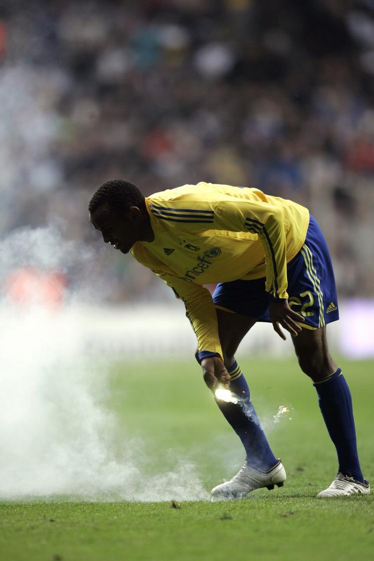 Maj 2009 Brøndby taber sæsonens tre sidste kampe mod FCK (0-4), AGF (0-1) og FCM (1-4) og må nøjes med bronze. Sæsonen er blevet en fuser for vestegnsklubben. 