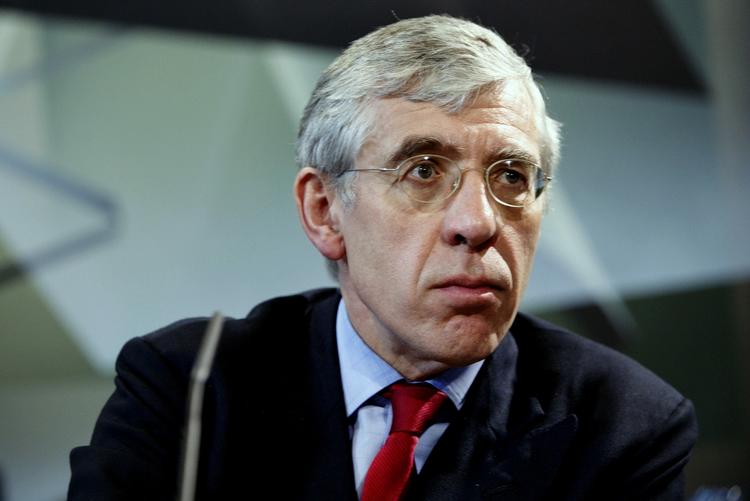 Injurier. Storbritanniens justitsminister, Jack Straw,  vil stoppe de mange injurie-turister, der søger mod britiske domstole (arkivfoto). 