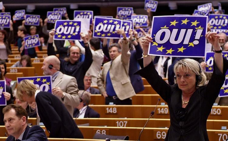 Regnskab. Europaparlamentet havde i 2008 udgifter for 10,8 milliarder kroner. Men det er ringe mulighed for at se, hvda pengene bliver brugt til, mener en del af de folkevalgte (Arkivfoto) 