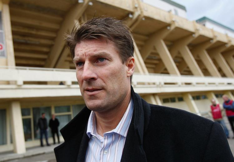 arbejdsløs. Sidste forår blev Michael Laudrup fyret i Moskva efter en dårlig sæsonstart. Her er han fotograferet ved det russiske stadion, der for en kort tid var hans hjemmebane. 