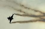 KAMPFLY. Et svensk Gripenfly under en opvisning i England. Gripen har været kandidat til at erstatte F-16-flyene, men det er ikke bygget i USA og dermed uinteressant for det danske forsvar, vurderes det. Arkivfoto. 