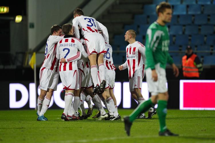 balance. Det er næppe denne formation, Magnus Pehrsson hentyder til, når han siger, at AaB er i bedre balance. 