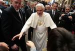 Undersøger. Før han blev pave Benedikt XVI stod kardinal Joseph Ratzingers for Vatikanets afdeling for undersøgelser om misbrug. (Arkivfoto) 
