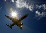 IGEN. Så er den gal igen. Tre fly er på en aften blevet skudt på med grønt laserlys under indflyvning til Københavns Lufthavn. 