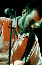 Mark Everett. Bedre kendt under det bandlignende navn Eels. For nylig udsendte han det roste album 'End Times'; her ses han ved en tidligere koncert i Pumpehuset. Arkivfoto: Pelle Rink 
