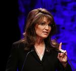 Den tidligere guvernør i Alaska og vicepræsidentkandidat Sarah Palin støtter aktivt John McCains kamp for at bevare sin plads i Senatet. De to førte præsidentvalgkamp sammen mod Barack Obama. 