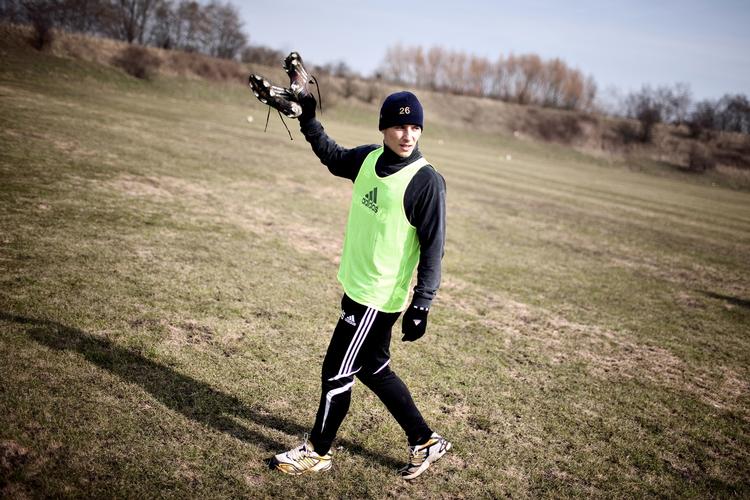 SJÆLDENHED. Vi ses derhjemme, kan Mike Jensen sige til træneren, når han forlader sin arbejdsplads i Brøndby, men det er ikkke noget problem, mener midtbanespilleren. 