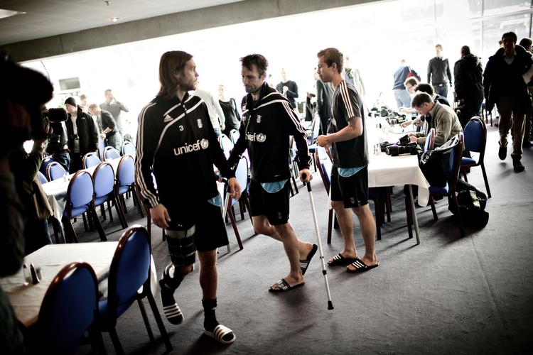 BACKPARADE. Først gik Max von Schlebrügge (tv.) i stykker og blev afløst af Thomas Rasmussen (i midten), der efter otte minutter mod HB Køge blev udskiftet med Anders Randrup (th.). 