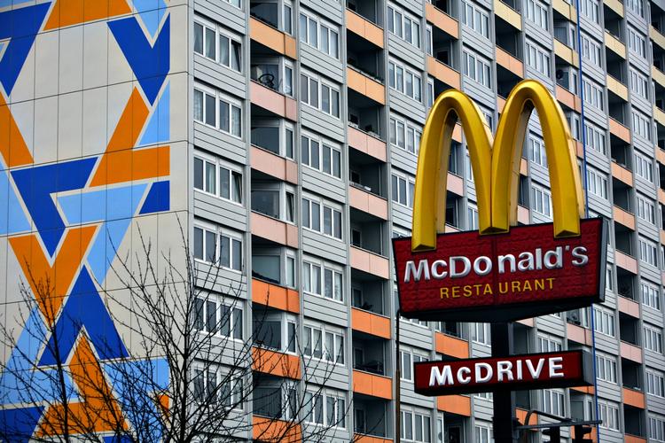 Skat. McDonald's er tidligere blevet anklaget for at være 'skatteakrobater' - en anklage, som firmaet blankt har afvist. Arkivfoto. 