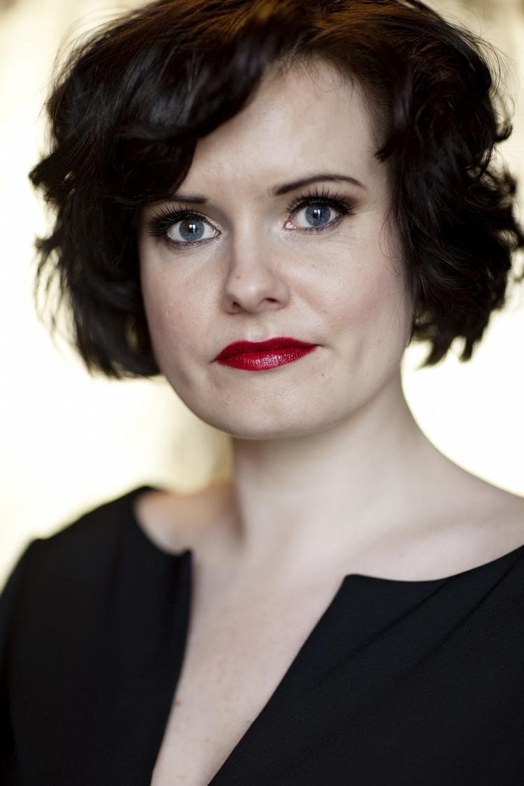 Gotisk. Leonora Christina Skov har leget med den gotiske roman, og fylder genren ud i sin bemestring af alt, hvad den fordrer af indviklet kombinatorik, komposition, varierede miljøer og uhyggevirkning. 