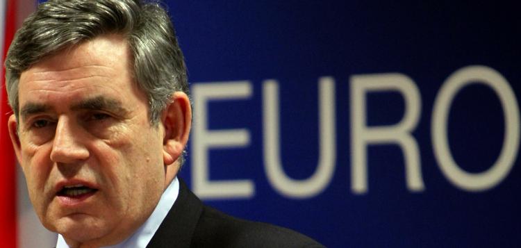 Den britiske premierminister Gordon Brown er klar med fem valgløfter. det forventes at han udskriver valg om 11 dage. 